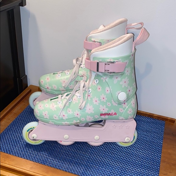 Impala Lightspeed In-line skates preowned sz. 8
Mint Flower - Picture 1 of 7